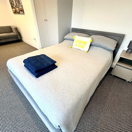 Stylish Modern, Private Apartment,15 Mins To Central London Hendon Extérieur photo