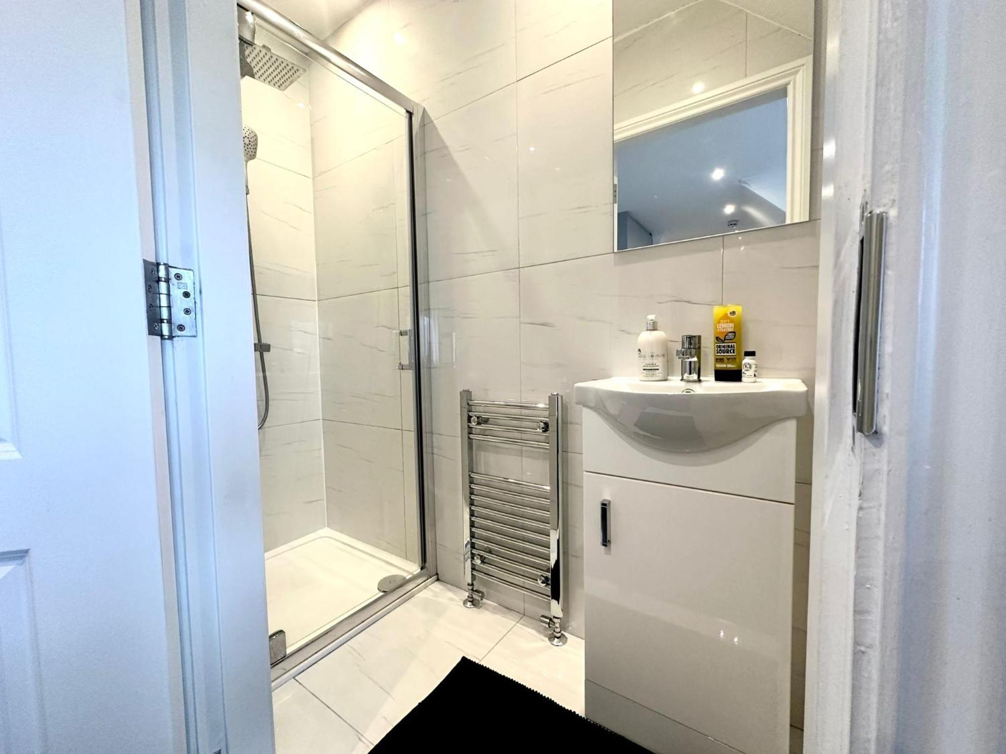 Stylish Modern, Private Apartment,15 Mins To Central London Hendon Extérieur photo