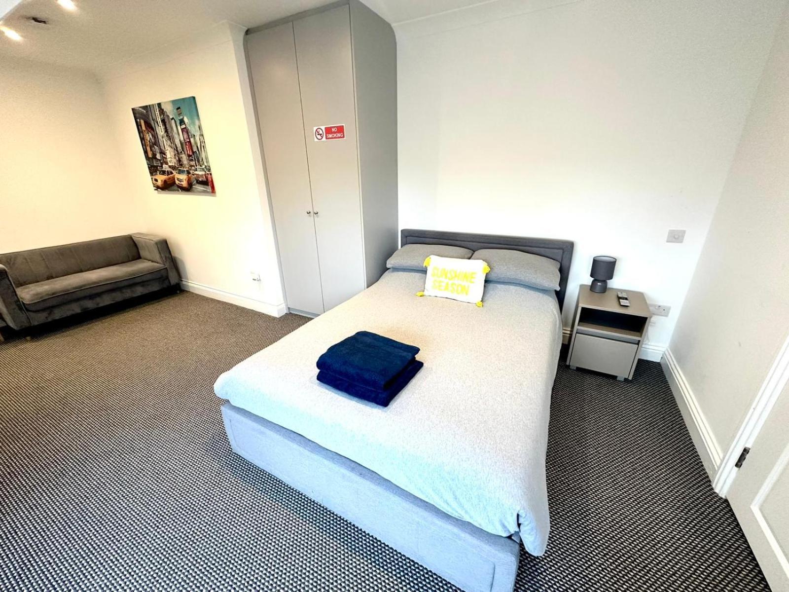 Stylish Modern, Private Apartment,15 Mins To Central London Hendon Extérieur photo