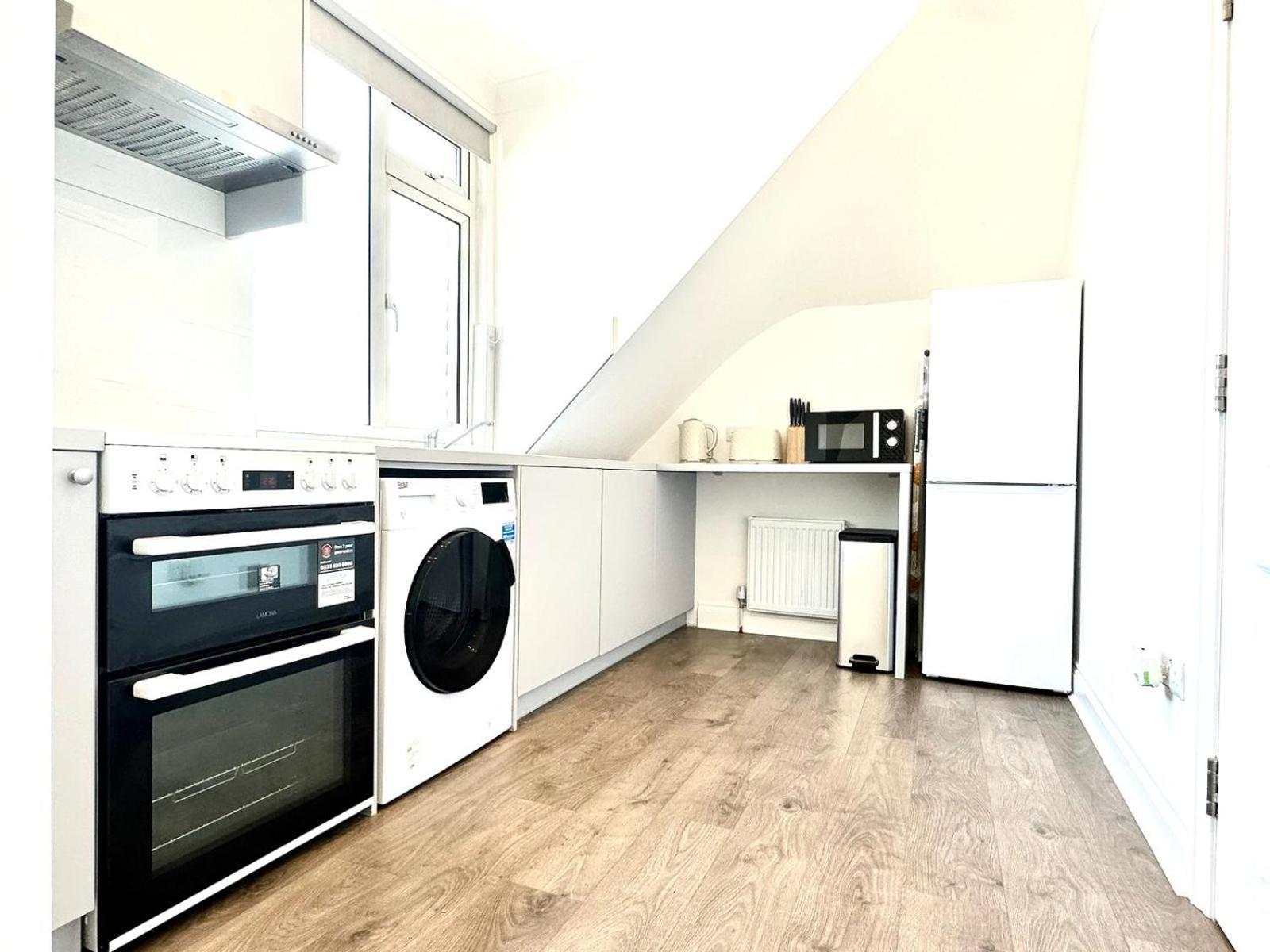 Stylish Modern, Private Apartment,15 Mins To Central London Hendon Extérieur photo