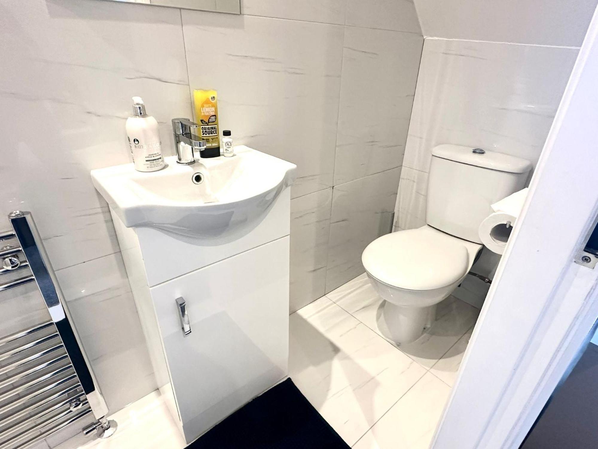 Stylish Modern, Private Apartment,15 Mins To Central London Hendon Extérieur photo